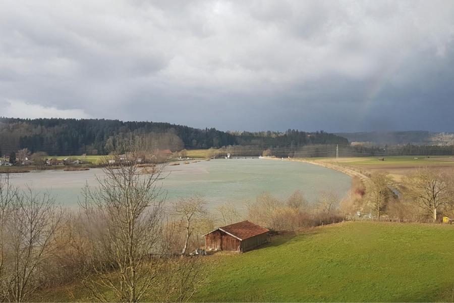 Stille X Weite - Hochwertige Wohnung Mit See-Panorama Kronburg Exteriér fotografie